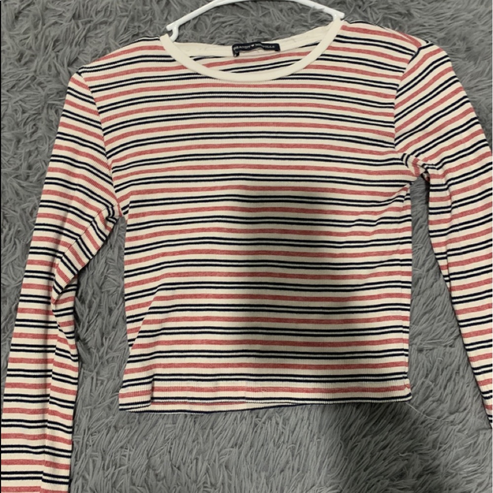 cropped brandy melville long sleeve